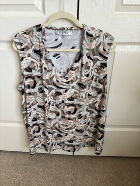 Kasper Women's Printed Sleeveless V-Neck Top in Multi-Color